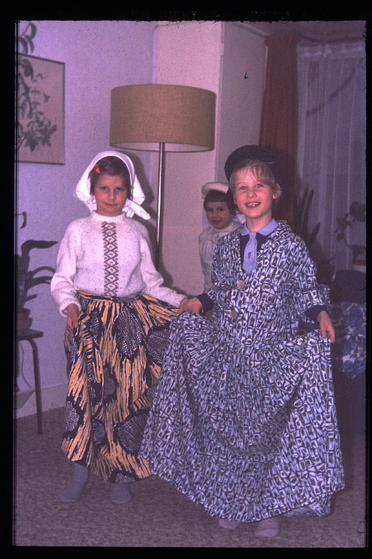 34.Delft feb 1970 Yvonne,Brigitte,Annette.JPG